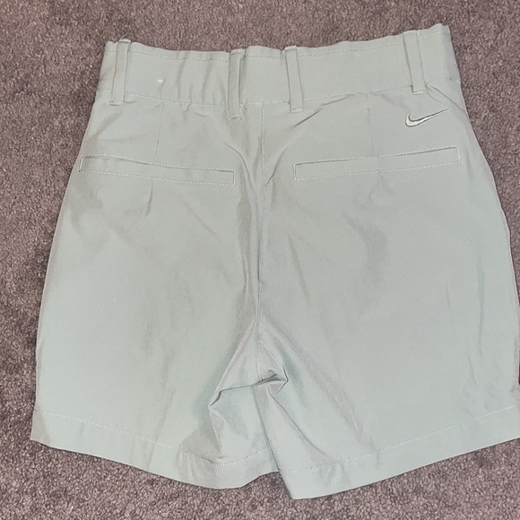 Nike XS golf shorts mint green womens athletic casual walking like new - Picture 4 of 8